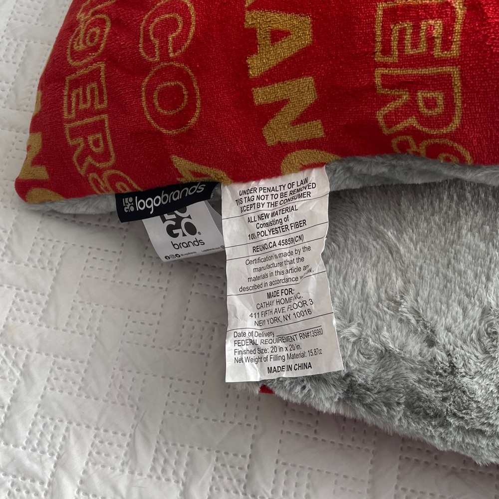 NFL San Francisco 49ers Red and Gold Pillow Set. - Picture 4 of 4